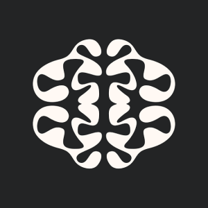 لوگو پلتفرم ایدیوگرام (Ideogram)، که یک تصویر متقارن و انتزاعی به شکل مغز انسان است که از الگوهای پیچیده و نامنظم سفید بر روی پس‌زمینه ذغالی تیره تشکیل شده است